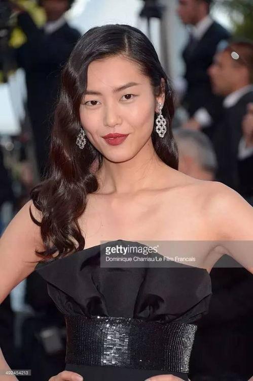 女明星乳头ps,美丽背后的技术秘密