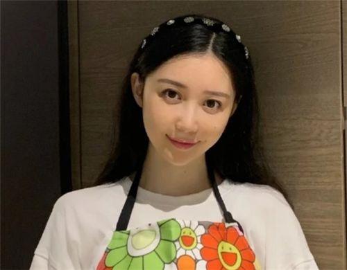 男明星的素人 女友,揭秘男明星的甜蜜日常