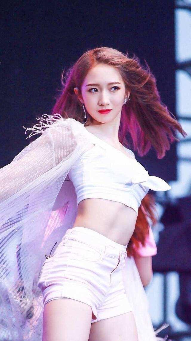 推特网红无圣光大尺度,尺度突破，网友热议不断