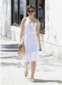 明星穿搭夏天裙子,明星们的裙子穿搭指南