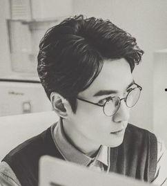 漂亮的小眼男明星,揭秘当红小眼男明星的独特风采