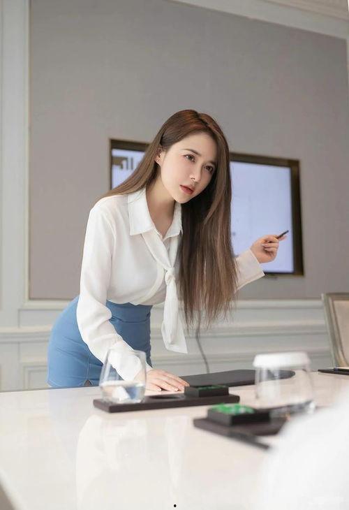 头条评论区美女,头条评论区里的时尚潮流与个性魅力”