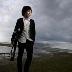 其他明星评价许巍,音乐界的灵魂歌者，同行明星眼中的音乐传奇